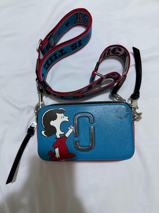 Marc Jacobs Handbags - Marc Jacobs Blue & Red Lucy Graphic Snapshot Crossbody